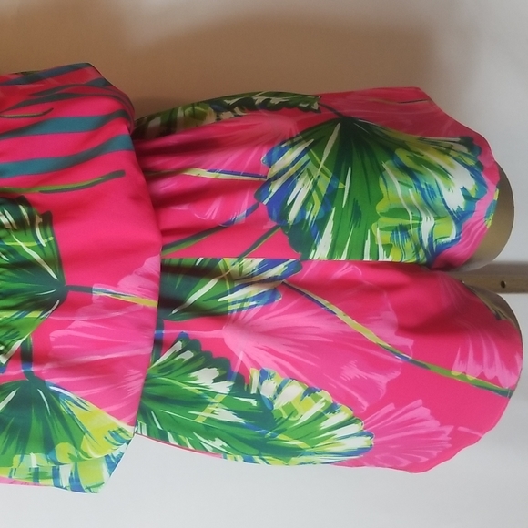 CHLOE OLIVER PINK & GREEN TROPICAL PRINT SHORT ROMPER - Picture 9 of 10
